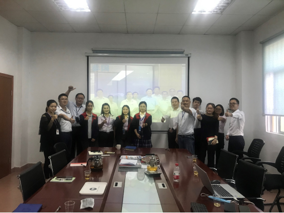 乐鱼官方网站-乐鱼leyu(中国)软件与炎墨合影 乐鱼官方网站-乐鱼leyu(中国)软件与炎墨合影